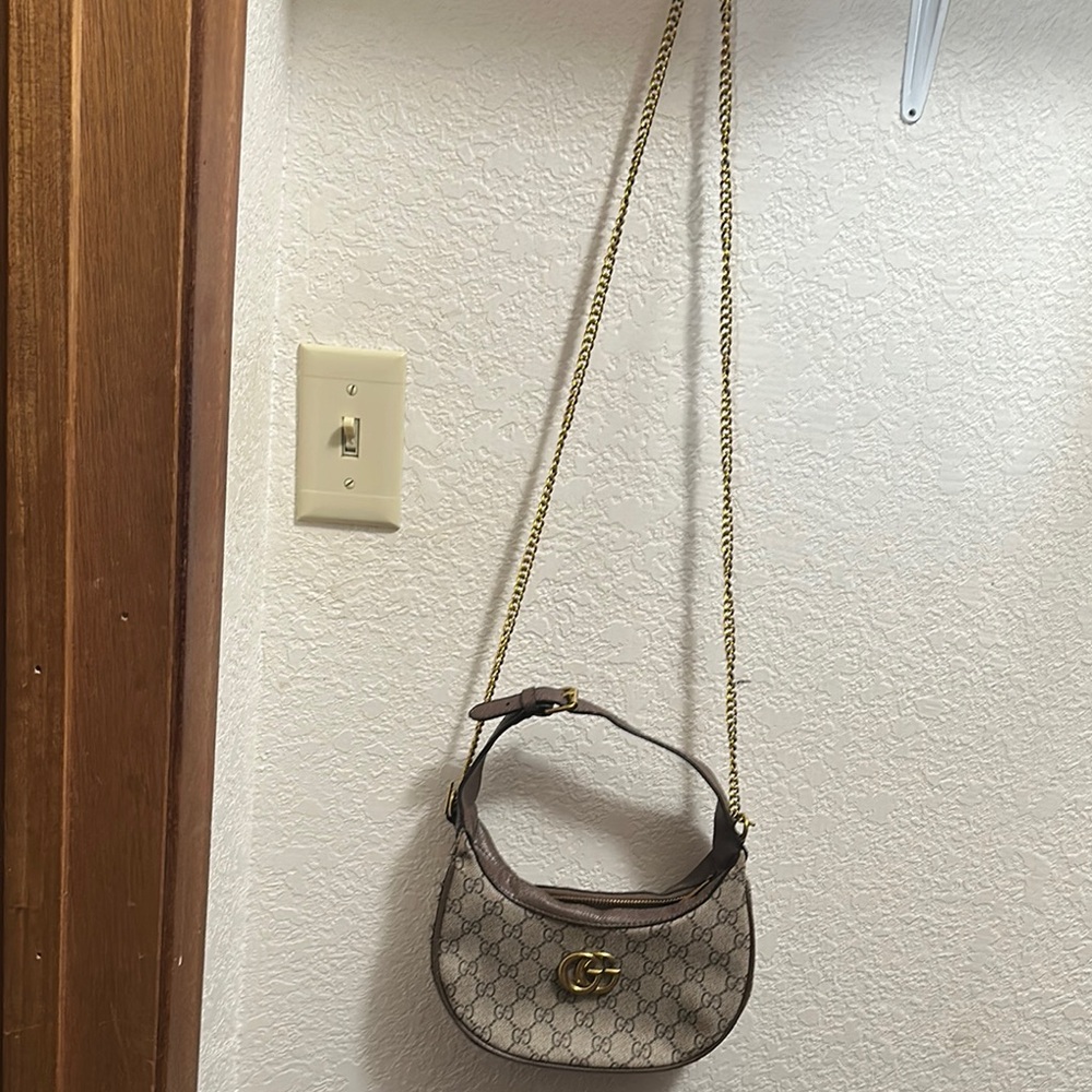 Gucci Beige and Brown Shoulder Bag with Gold Chain - Picture 2 of 11